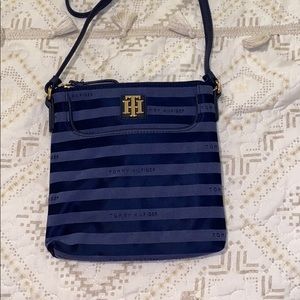 TOMMY HILFIGER SHOULDER PURSE